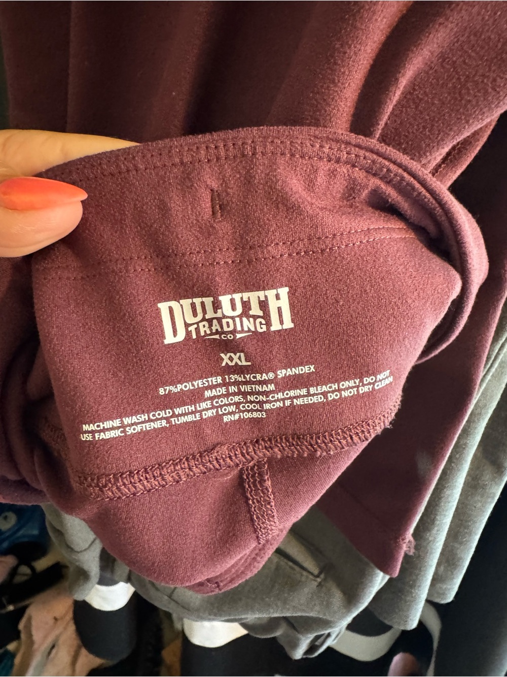 Duluth Trading Co Maroon Noga pants with phone pockets tapered